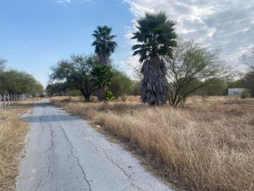 ¡Terreno campestre en venta! 🌳en Fracc. Las Carolinas, Caderayta NL🌳