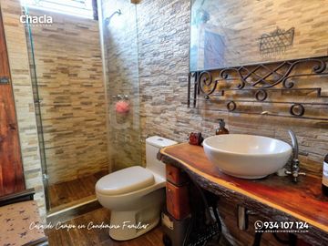 Casa de campo con jardín, chimenea y jacuzzi en Chaclacayo