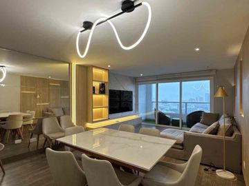 SE VENDE LUJOSO DEPARTAMENTO CON VISTA AL MAR EN MIRAFLORES
