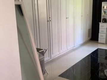 Modern 5BR Home with Pool Access & 2-Car Garage For Sale in Promenade Place, San Juan
