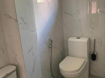 Modern 5BR Home with Pool Access & 2-Car Garage For Sale in Promenade Place, San Juan