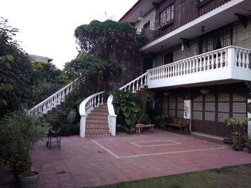 Brgy Asisan, Tagaytay 4641sqm with 2 structures, swimming pool and jacuzzi for sale