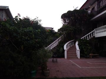 Brgy Asisan, Tagaytay 4641sqm with 2 structures, swimming pool and jacuzzi for sale