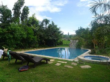 Brgy Asisan, Tagaytay 4641sqm with 2 structures, swimming pool and jacuzzi for sale
