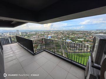Mandani Bay Suites Tower 2 3BR Penthouse 131sqm Parking Maids Mandaue