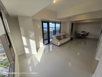 Mandani Bay Suites Tower 2 3BR Penthouse 131sqm Parking Maids Mandaue