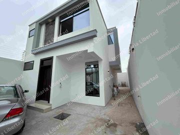 Se vende casa por estrenar fuera de urbanización