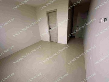 Se vende casa por estrenar fuera de urbanización