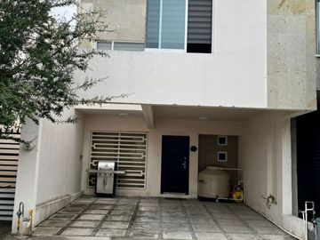 CASA EN VENTA DREAM LAGOONS APODACA