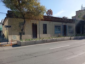 Venta Casa Pensión Y Restaurant En Avenida Seminario 67-69