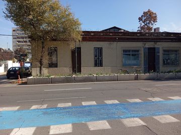 Venta Casa Pensión Y Restaurant En Avenida Seminario 67-69