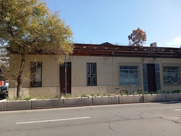 Venta Casa Pensión Y Restaurant En Avenida Seminario 67-69
