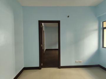 Best Value in Newport City! 1BR Condo at Sarasota | 50 sqm | RFO | Rent-to-Own Available