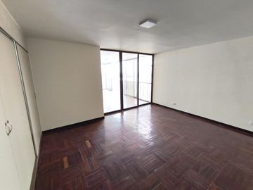 Arriendo departamento ,pleno Malecon , vista al rio .