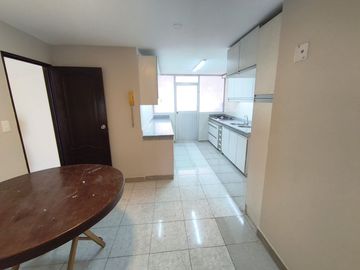 Arriendo departamento ,pleno Malecon , vista al rio .