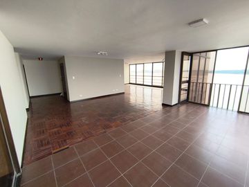 Arriendo departamento ,pleno Malecon , vista al rio .