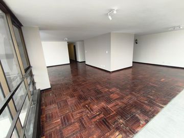 Arriendo departamento ,pleno Malecon , vista al rio .