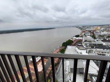 Arriendo departamento ,pleno Malecon , vista al rio .