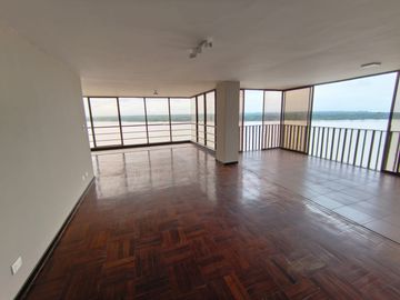 Arriendo departamento ,pleno Malecon , vista al rio .