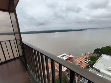 Arriendo departamento ,pleno Malecon , vista al rio .