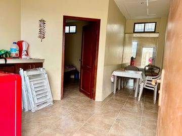 CASA DE UNA PLANTA CONFORMADA POR 3 SUITES INDEPENDIENTES EN SALINAS