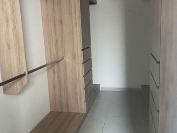 Hermosa Casa en Apodaca , Privada con Alberca