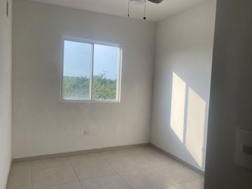 Hermosa Casa en Apodaca , Privada con Alberca