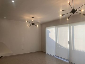 Hermosa Casa en Apodaca , Privada con Alberca