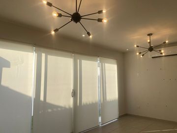 Hermosa Casa en Apodaca , Privada con Alberca