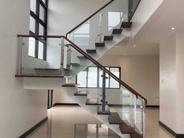 5 Bedrooms House for Sale