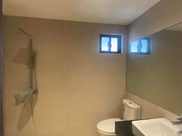 5 Bedrooms House for Sale