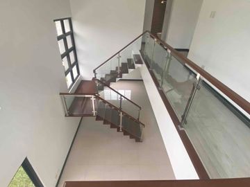 5 Bedrooms House for Sale