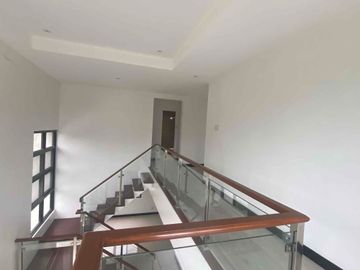 5 Bedrooms House for Sale