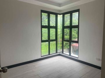 5 Bedrooms House for Sale