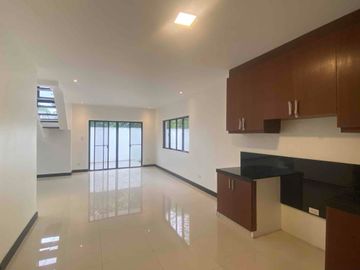 5 Bedrooms House for Sale