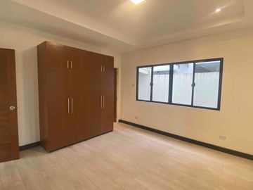 5 Bedrooms House for Sale