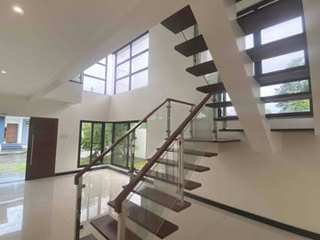 5 Bedrooms House for Sale