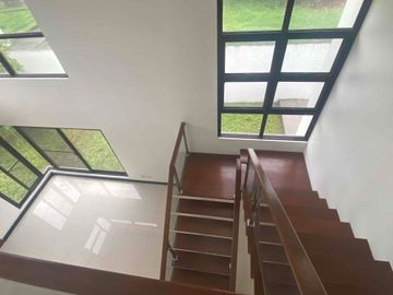 5 Bedrooms House for Sale