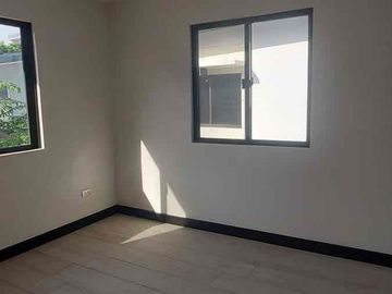 5 Bedrooms House for Sale