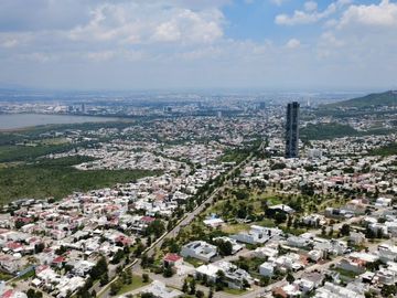 Renta de departamento amueblado en león guanajuato tipo loft al NORTE DE LEON, SOBRE BULEVAR GRAN JARDIN en Residencial Gran Jardín