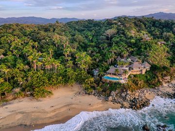 TERRENO DE 6 HECTAREAS EN VENTA FRENTE AL MAR