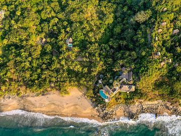 TERRENO DE 6 HECTAREAS EN VENTA FRENTE AL MAR