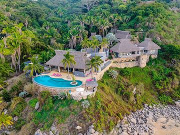 TERRENO DE 6 HECTAREAS EN VENTA FRENTE AL MAR
