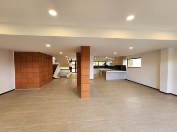 Casa nueva En Venta en Urbanización Privada en Challuabamba - Cuenca