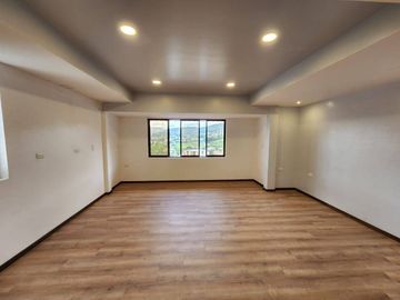 Casa nueva En Venta en Urbanización Privada en Challuabamba - Cuenca