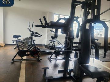 Vendo departamento con patio y 2 garajes Sector Bellavista