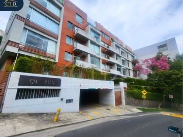 Vendo departamento con patio y 2 garajes Sector Bellavista