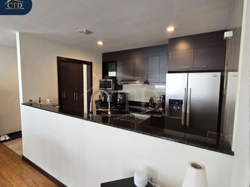 Vendo departamento con patio y 2 garajes Sector Bellavista