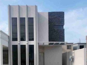 Vendo Casa en Urbanización San Antonio, cerca al Colegio Delta