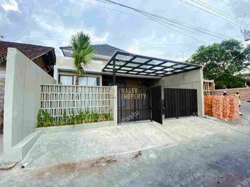 RUMAH BARU SIAP HUNI TANAH LUAS DI SAMBISARI KALASAN